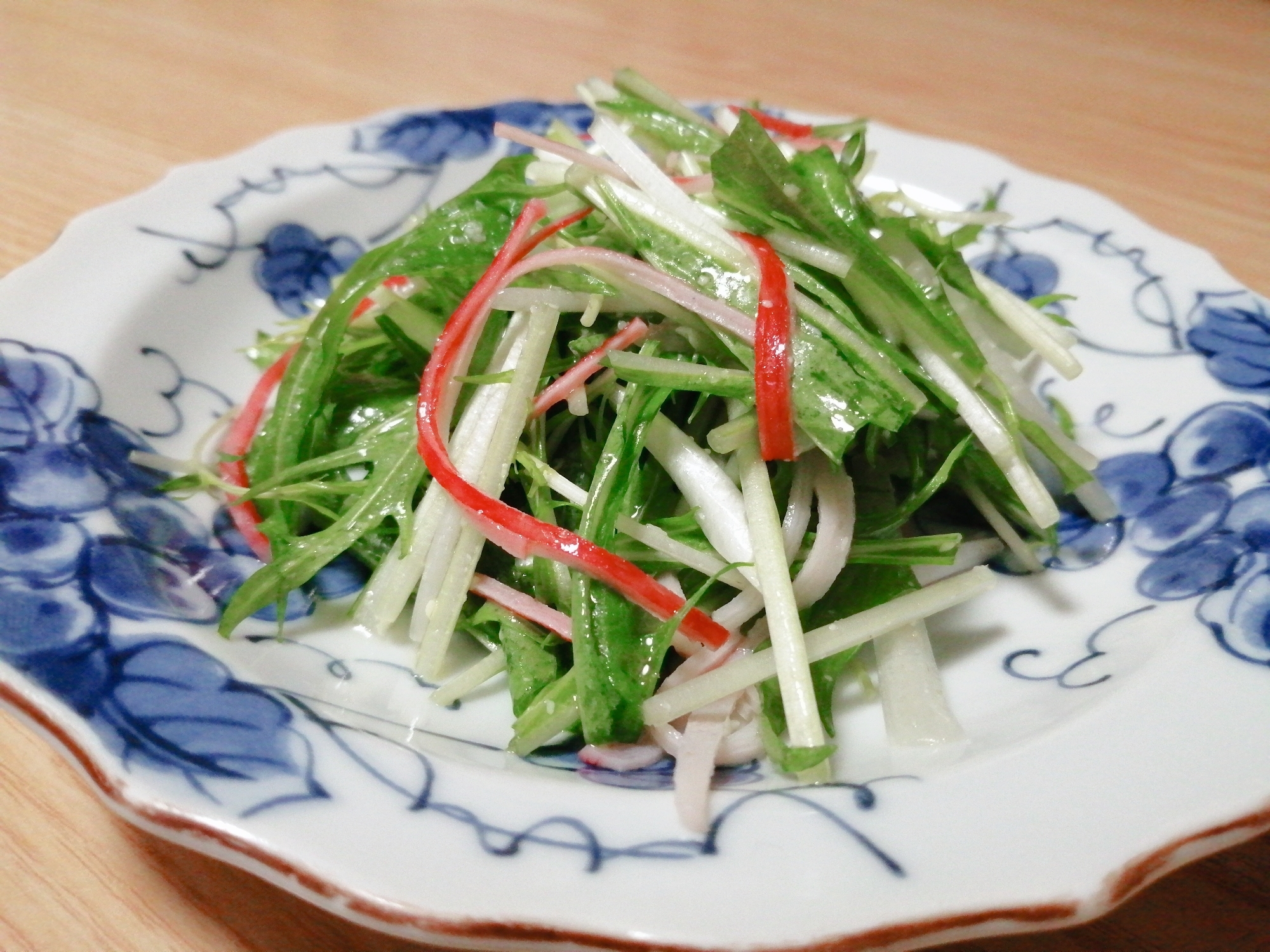 水菜とカニカマの粉チーズサラダ