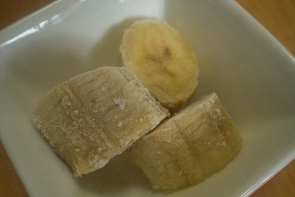 こんばんは・・・・ちょこっと食べるフローズンバナナがとっても美味しいです。
(*^_^*)