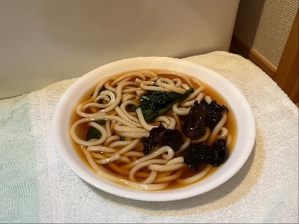 キクラゲとほうれん草の温うどん