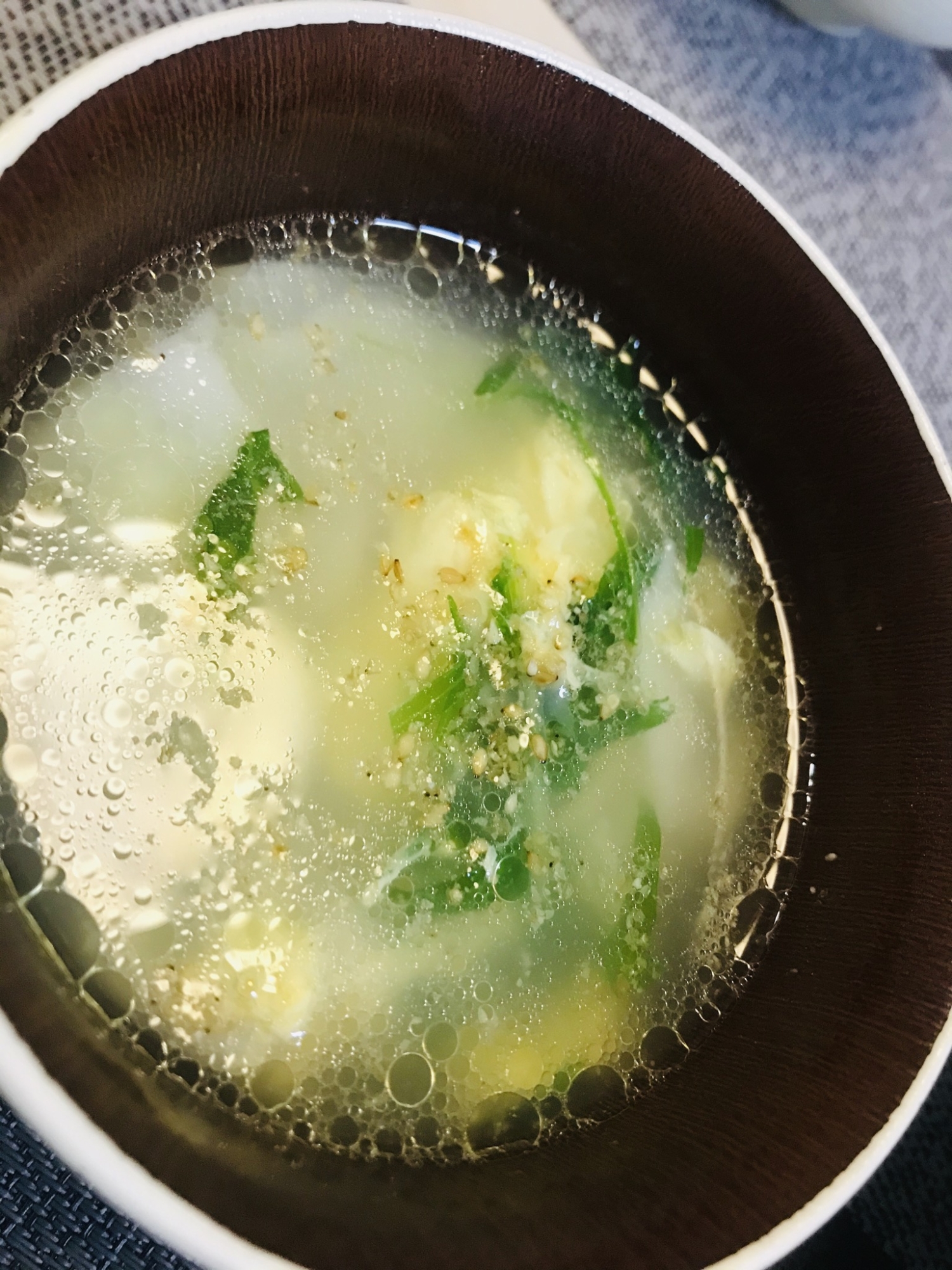 簡単♬ 鶏皮ダシのスープ餃子