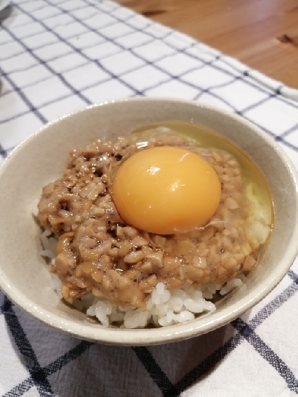 納豆卵かけご飯大好きです♪ごま油が入ると風味がとてもいいですね☆
