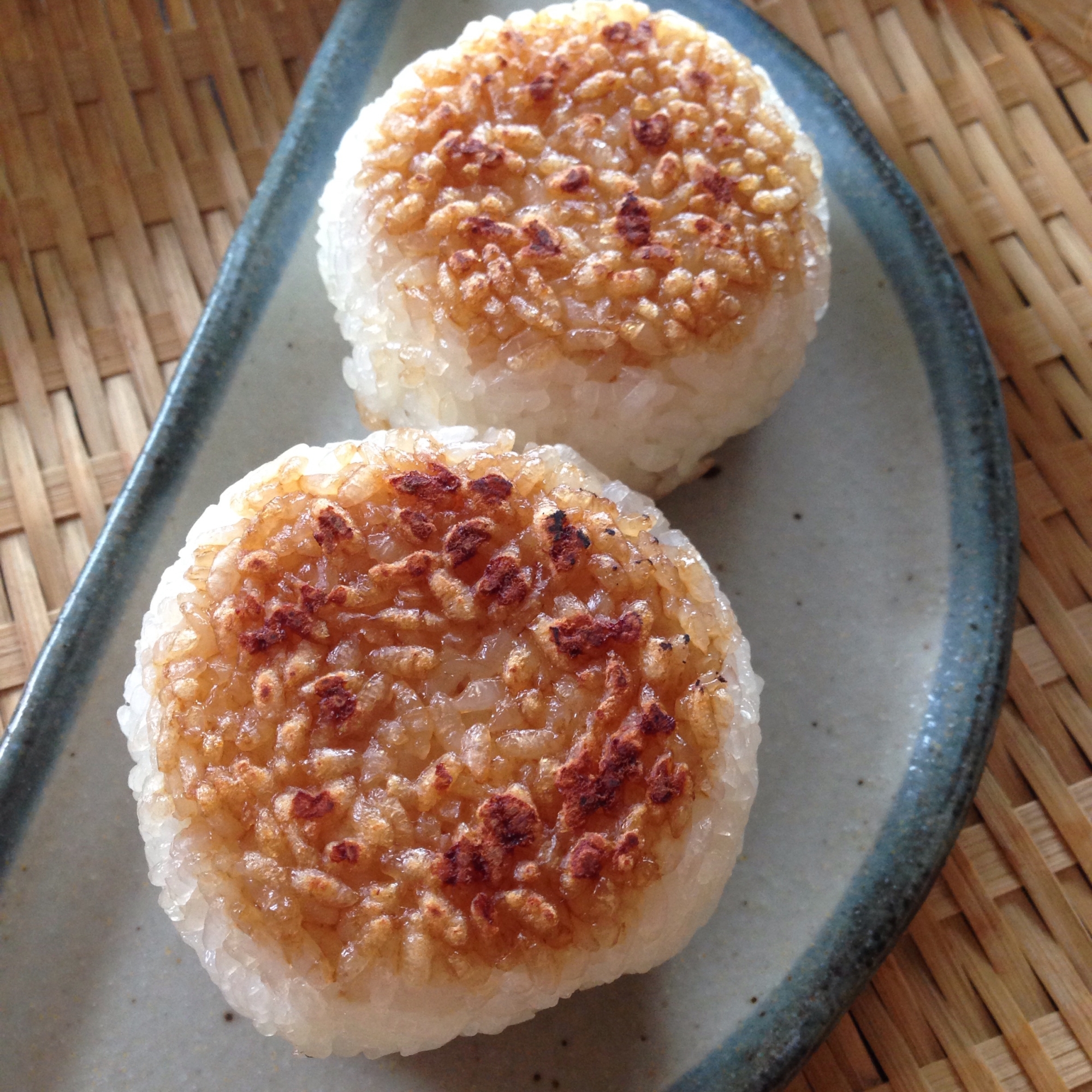 懐かしい醤油の香りde焼きおにぎり♪