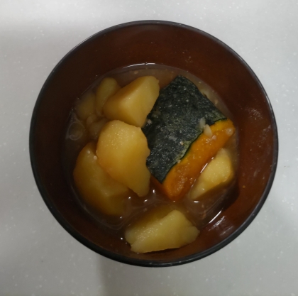 かぼちゃとじゃがいもの味噌汁