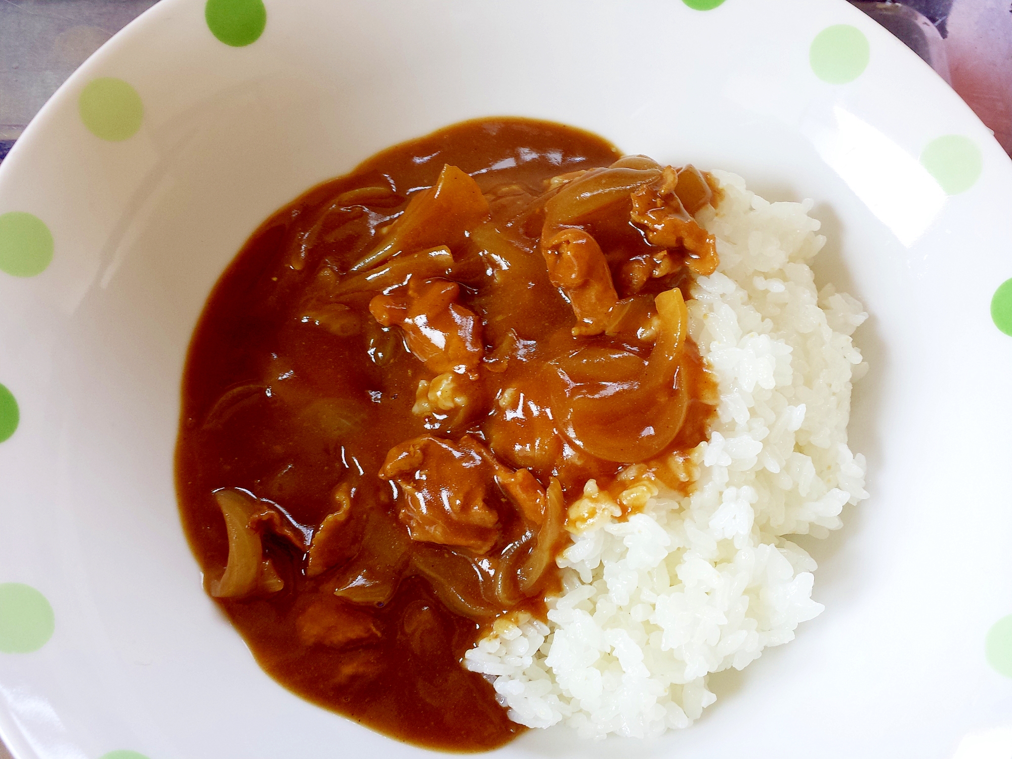 実にsimpleなカレーにニンニクで隠し味