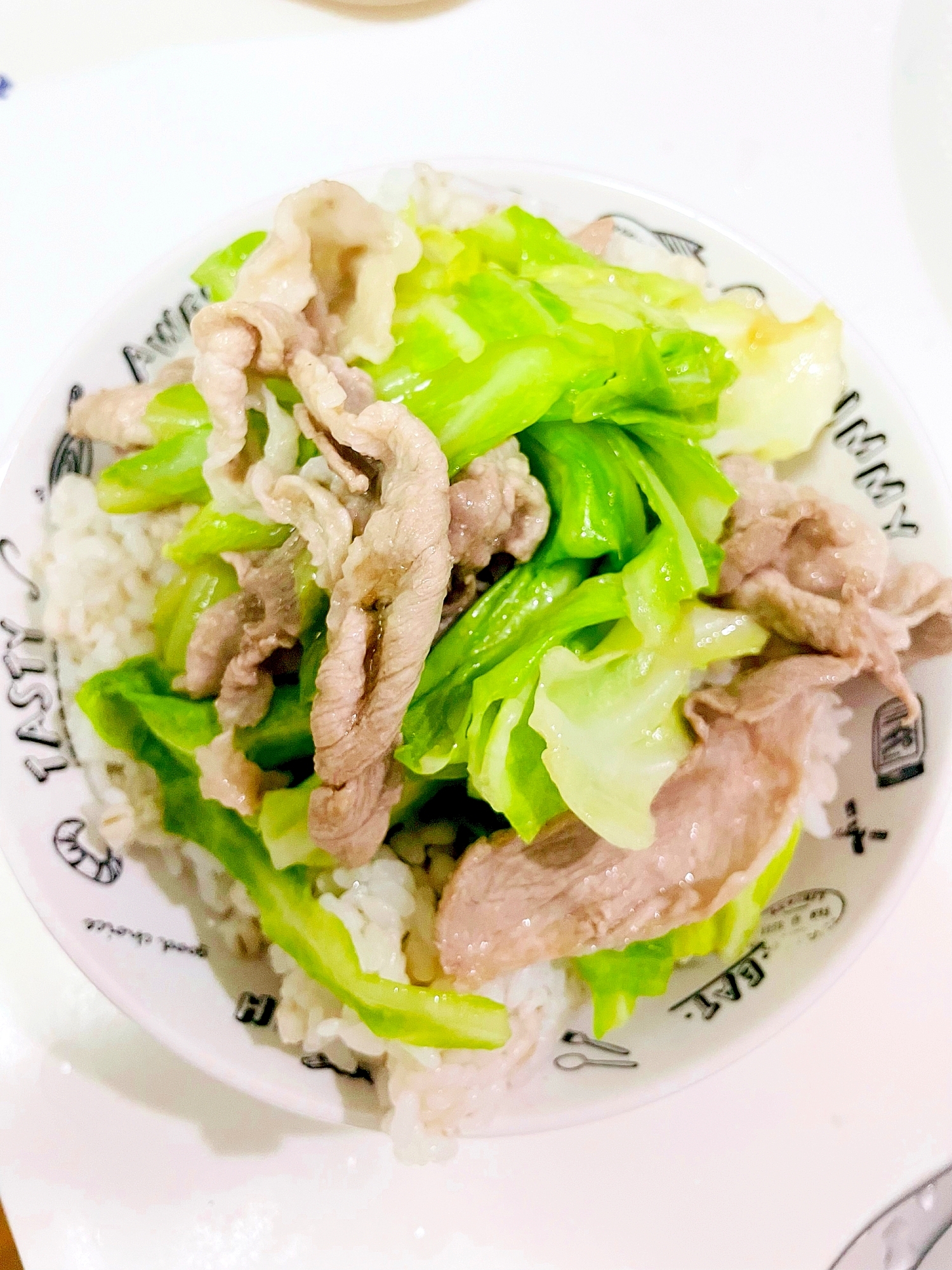 キャベツと豚肉の塩コショウ炒め