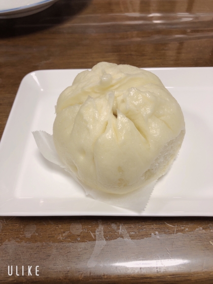 生地がふかふかでほんのり甘くて、中の具もジュワーっと肉汁が美味しかったです！すぐにリピートしたい