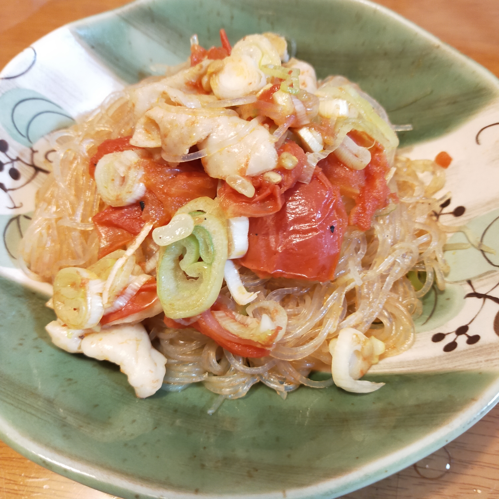 春雨とトマトで麻辣香油のピリ辛炒め