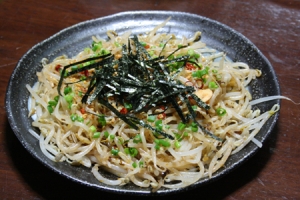 【減量 134kcal】もやしパスタ【ラー油高菜】