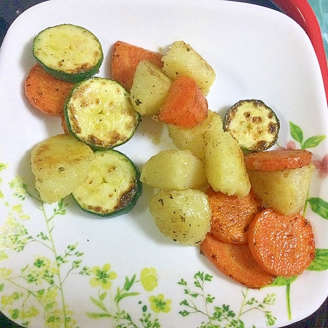 にんじんじゃがいもズッキーニ レシピ 作り方 By イーヨーさん 楽天レシピ にんじんじゃがいもズッキーニ レシピ 作り方 By イーヨーさん 楽天レシピ