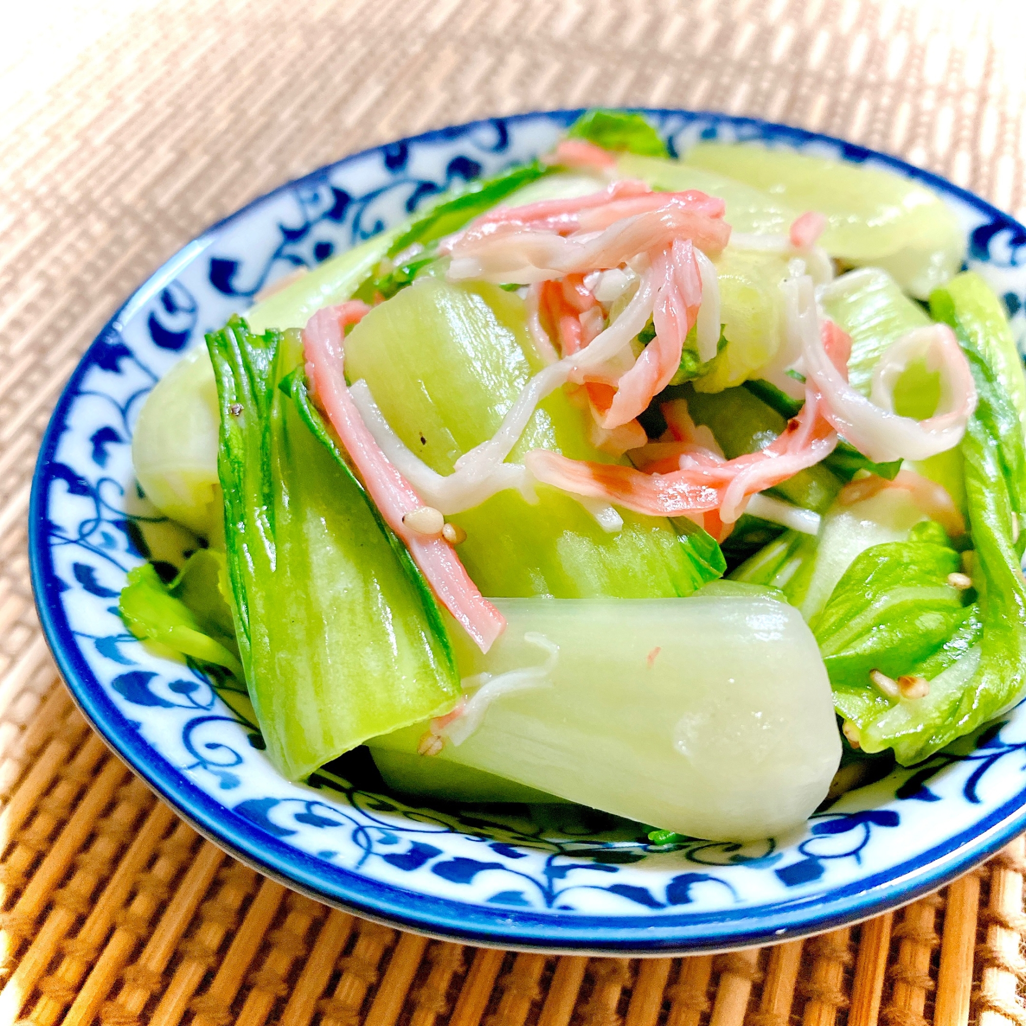 レンジで簡単♪チンゲン菜とカニカマのナムル