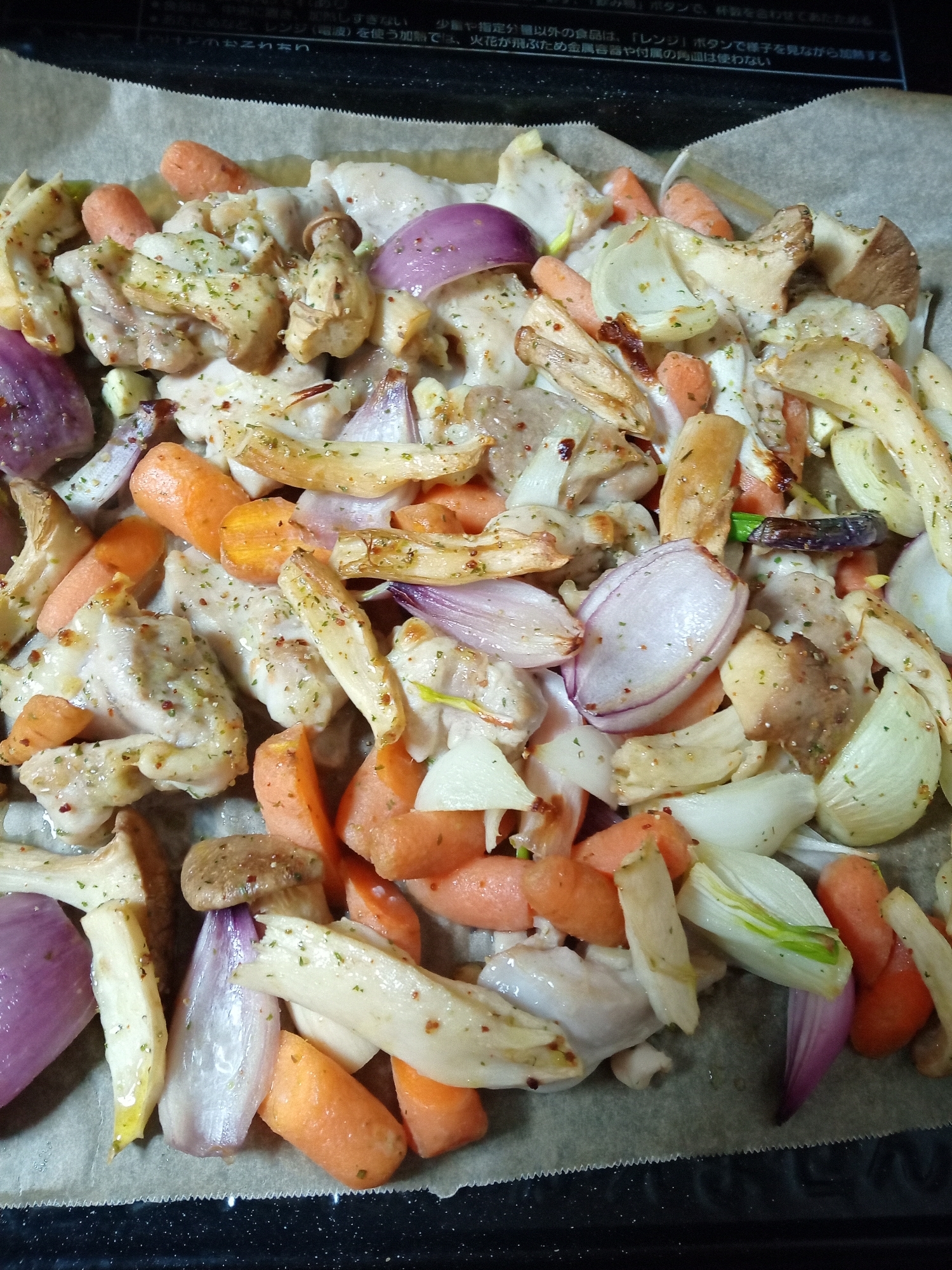 チキンと野菜のニンニクハーブオイルオーブン焼き