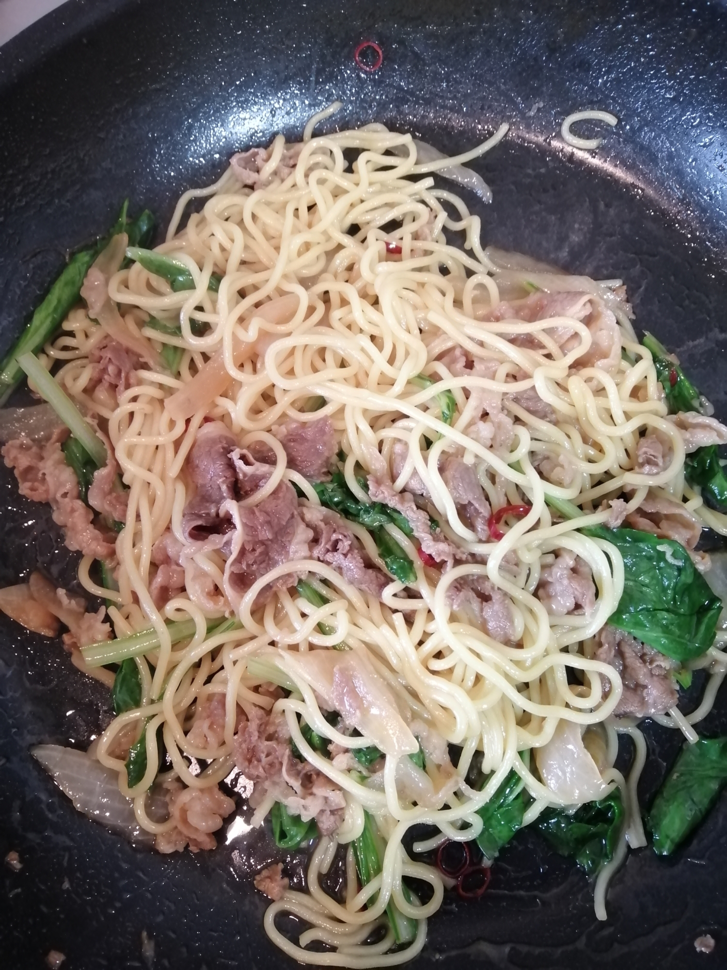 簡単！牛丼の具で甘辛焼きそば