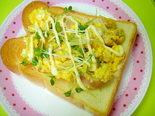 生姜風味☆焼き鳥缶たまごトースト