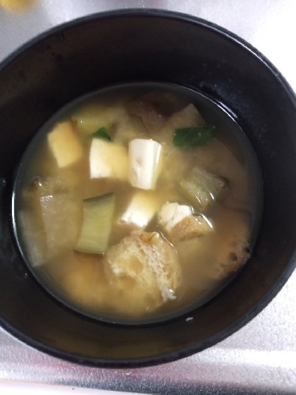 大根と茄子油揚げの味噌汁