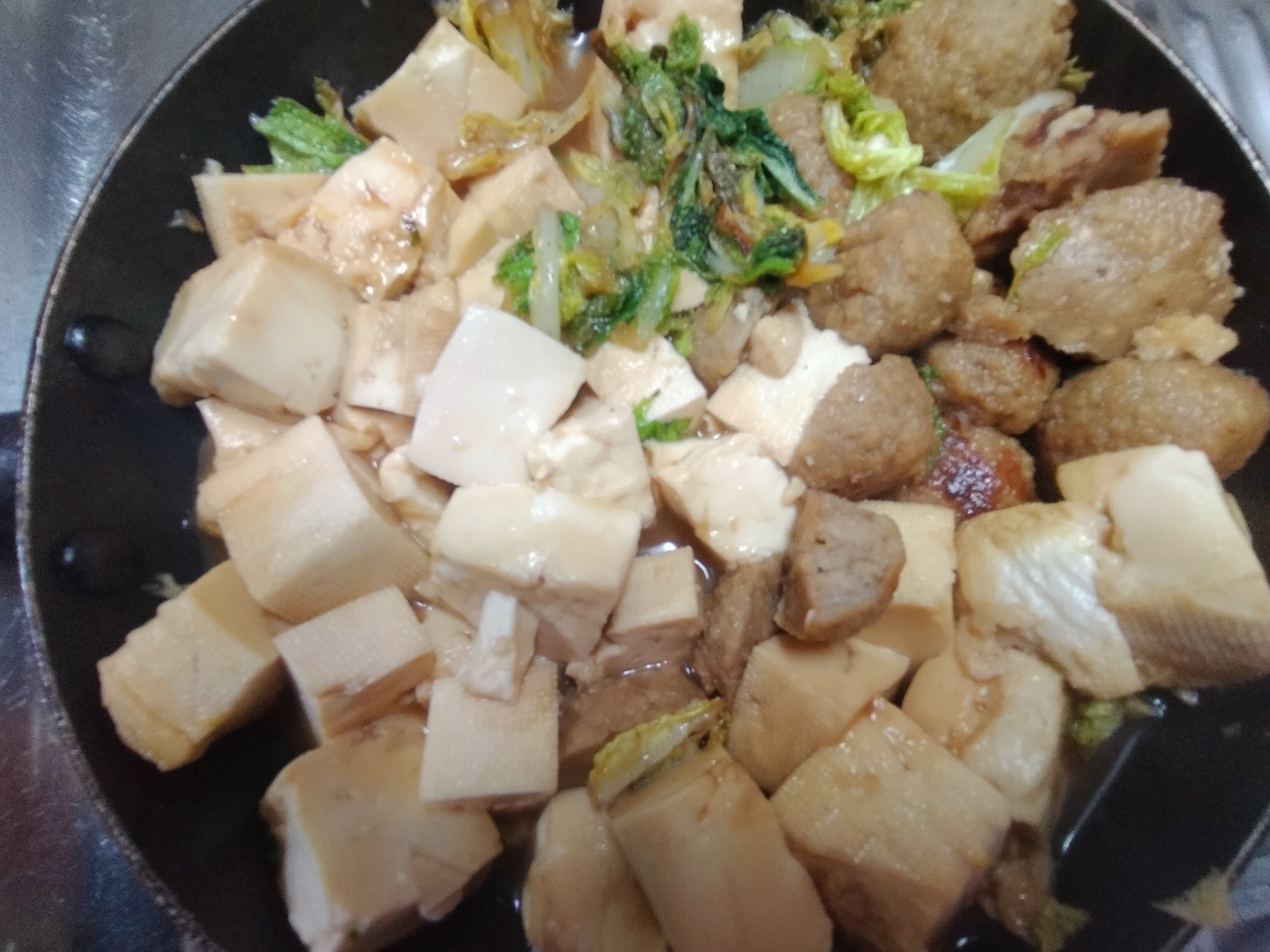 木綿豆腐とミートボールと白菜のすき焼きタレ煮