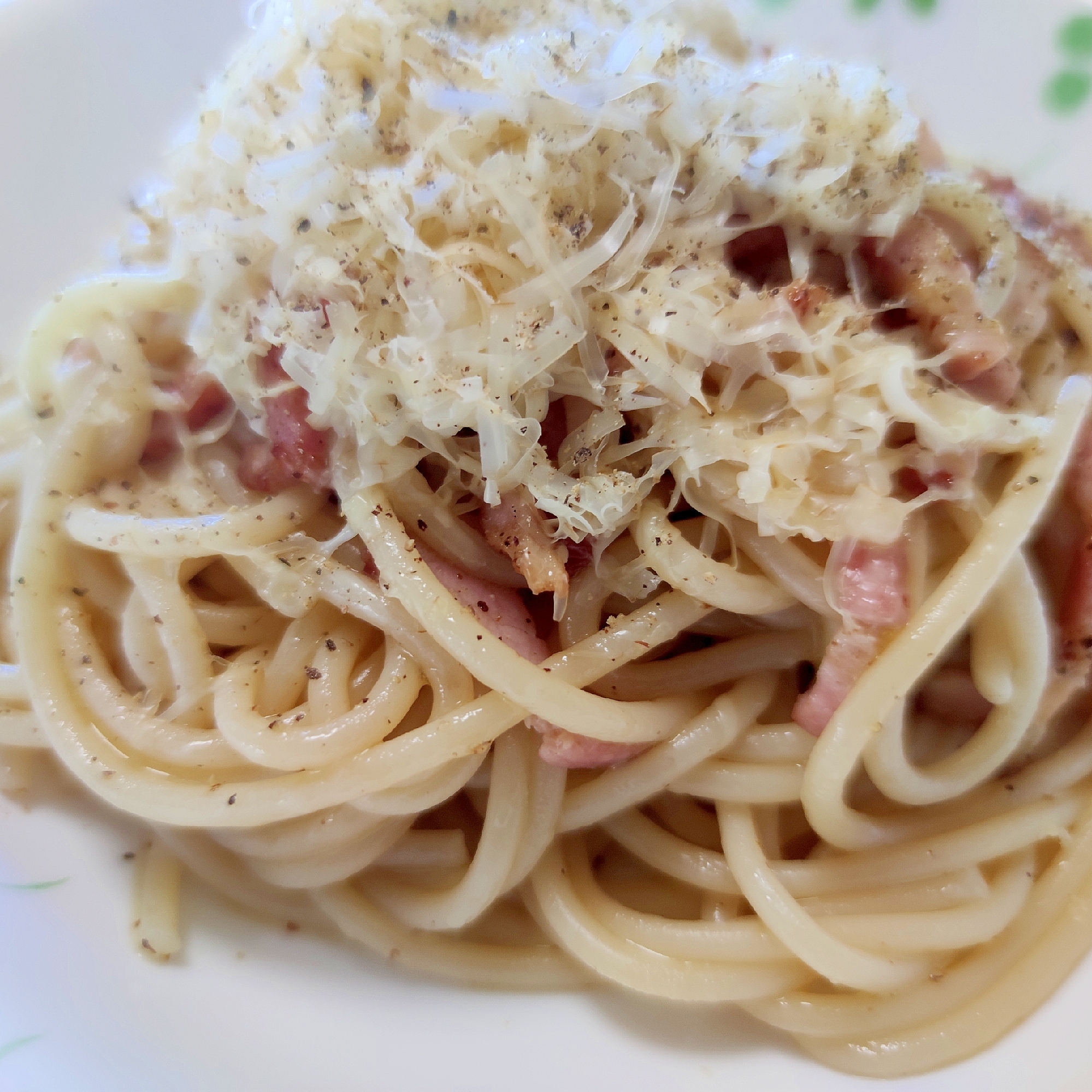 緑がないプロセスチーズで作るパスタ【パスタ100】