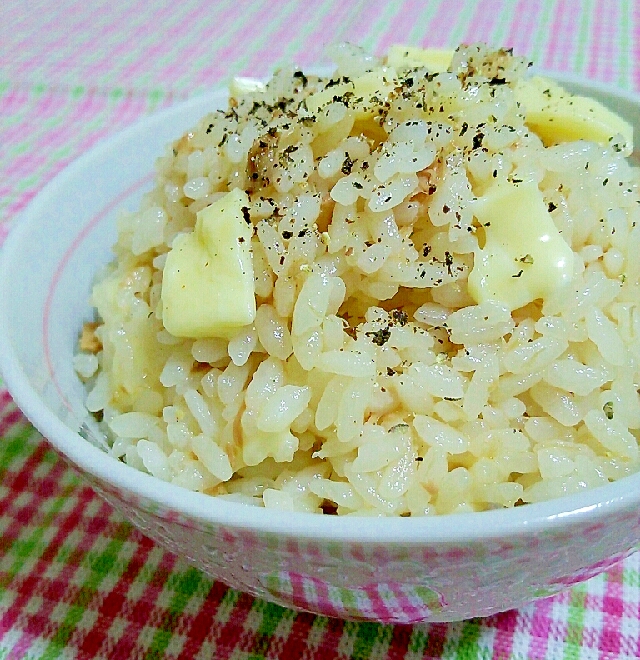 黒胡椒でピリリ❀ツナとチーズの混ぜご飯