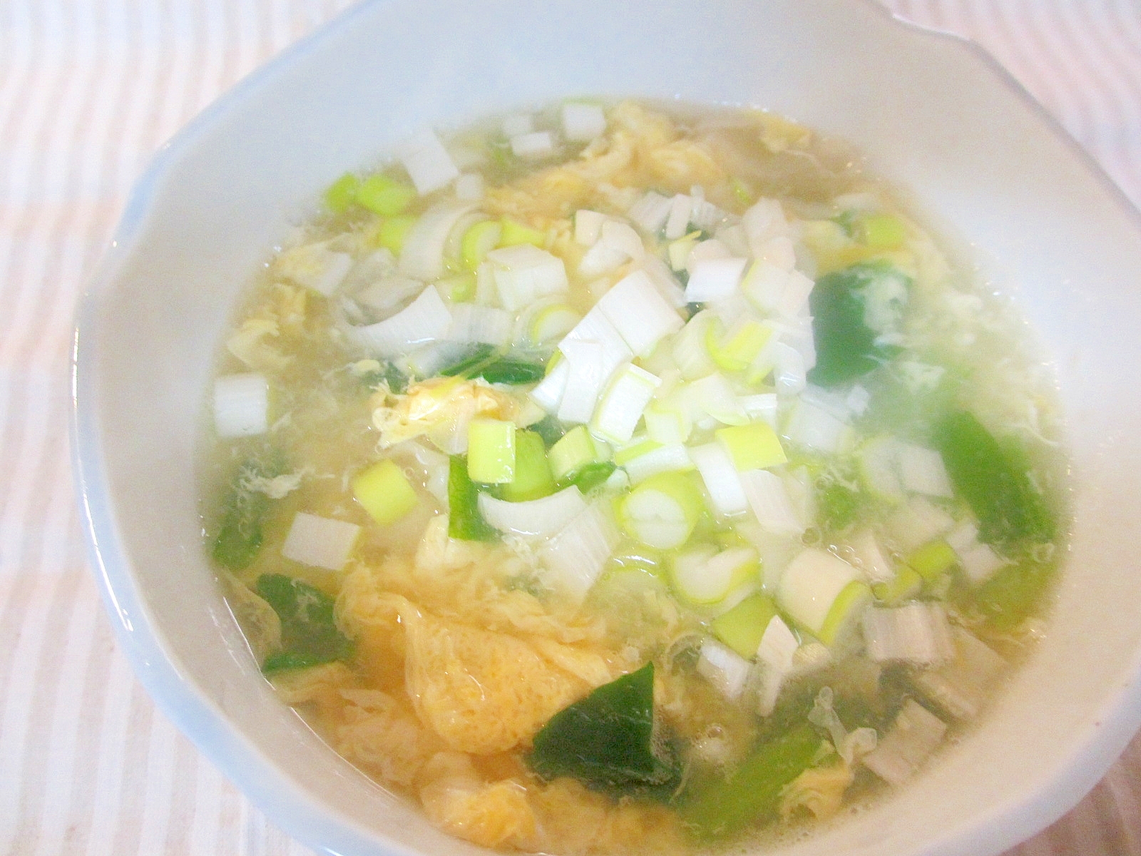 餃子の皮と小松菜の卵スープ