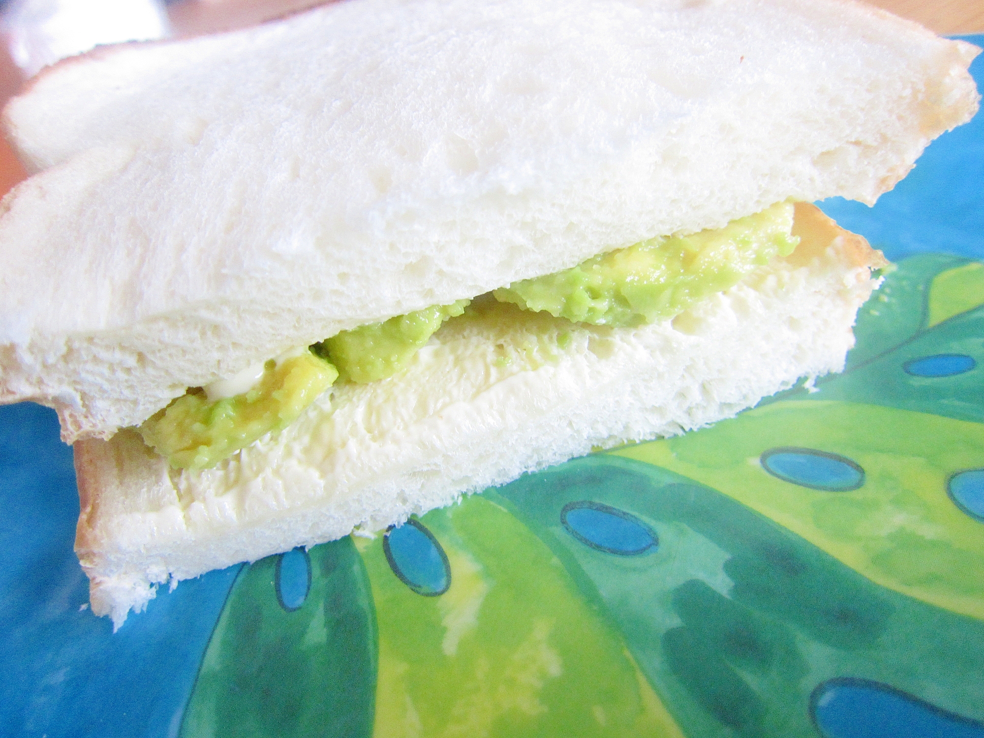 アボガド鱈子サンドイッチ