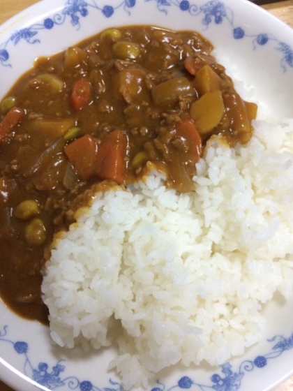 枝豆を頂いたので作ってみました。
美味しかったです！
今度からカレーにはりぽひめ様をマネて醤油を入れるようにしようと思います。