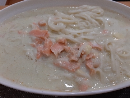 鮭しめじのクリームうどん