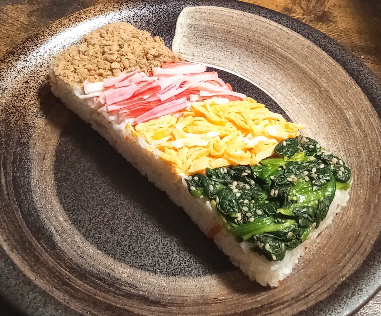 今日は寿司♫家にあるもので即席押し寿司！！