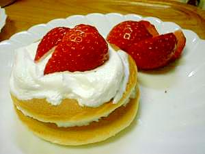 ホットケーキのいちごショート レシピ 作り方 By きょうちゃん4649 楽天レシピ ホットケーキのいちごショート レシピ 作り方 By きょうちゃん4649 楽天レシピ