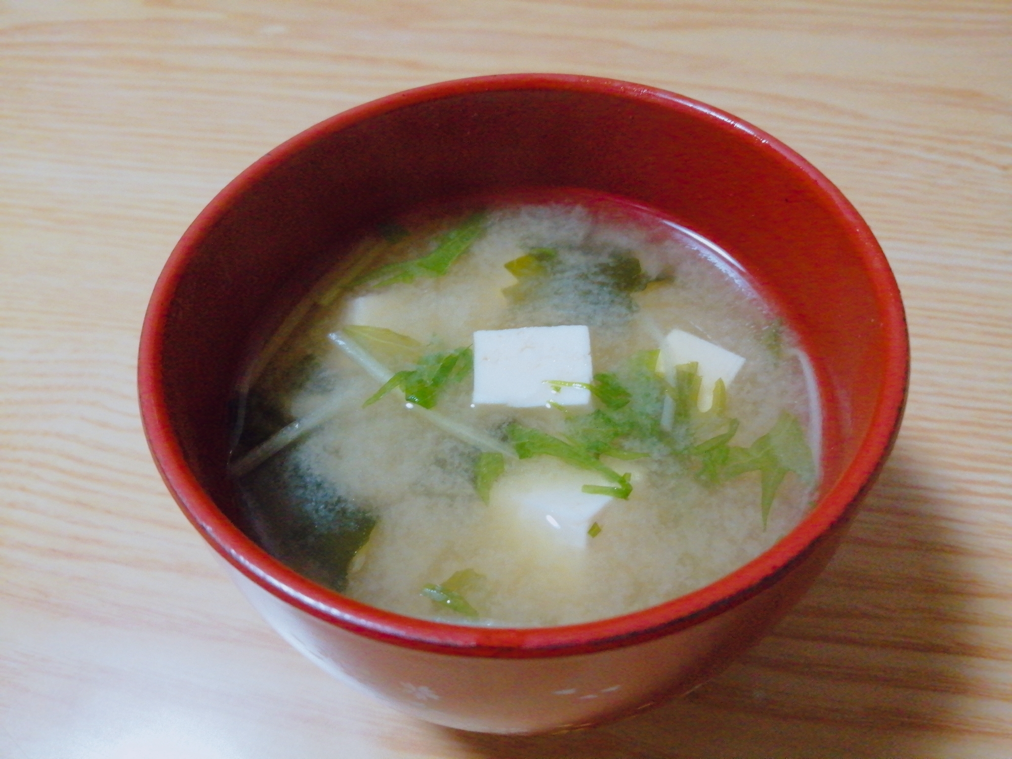 豆腐と水菜とわかめの味噌汁