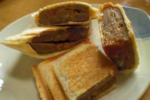 マルシンハンバーグで ハンバーグのホットサンド レシピ 作り方 By ひろりん1106 楽天レシピ