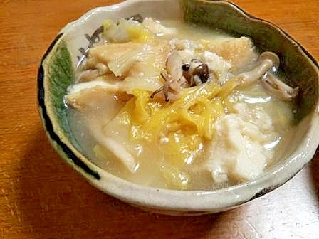 白菜・厚揚げ・しめじの　ほっこり煮物