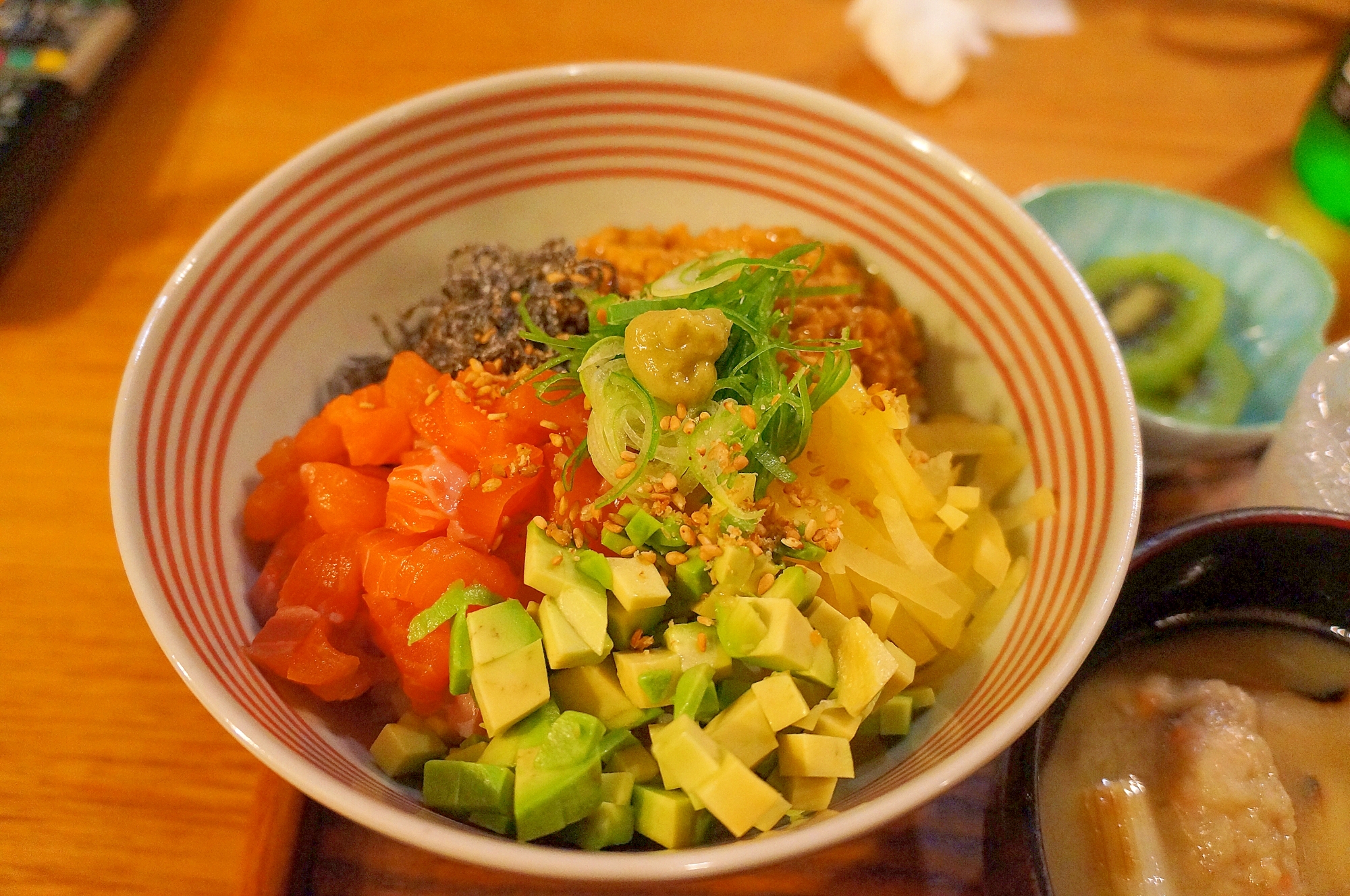 切ってのっけるだけの載っけ丼