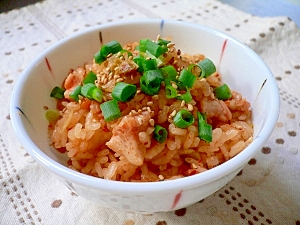 鶏肉とキムチの炊き込みご飯