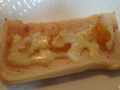 マンゴー＆いちごジャムのチーズトースト