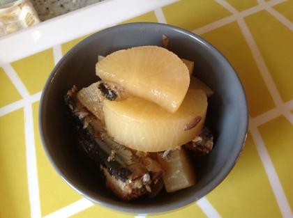 さんまの蒲焼缶で作る大根のうま煮♪
