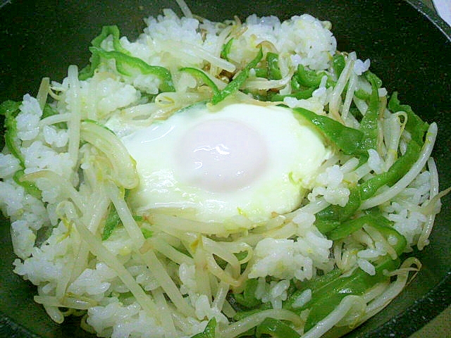 子供の朝ご飯に☆巣ごもり卵ごはん（面倒な時に）