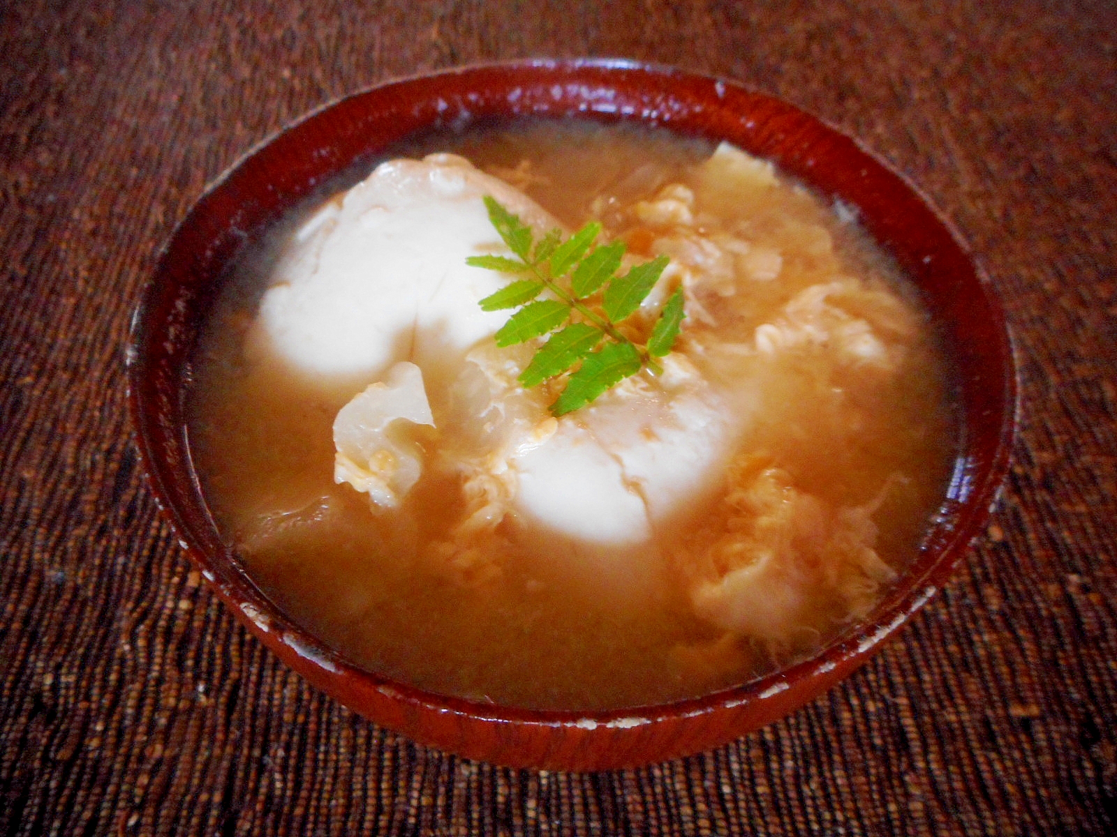 豆腐とキャベツのかき玉味噌汁