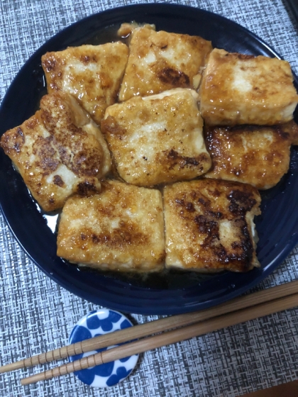 賞味期限切れの豆腐が冷蔵庫に、、、と思ってレシピ参考にしました！めちゃくちゃ簡単なのにご飯に合う！美味しい！ご馳走様でした！
立派な一品料理となりました★