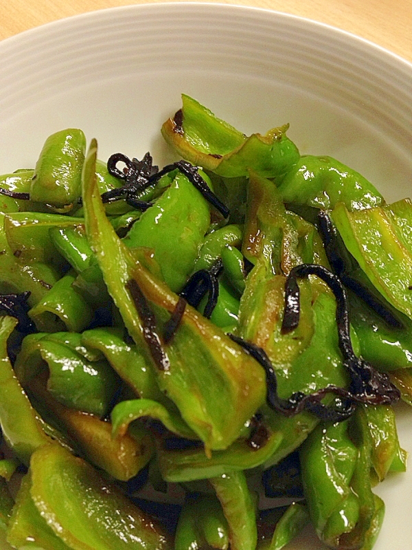 万願寺と塩こんぶの炒め物☆醤油の香りが良いです☆