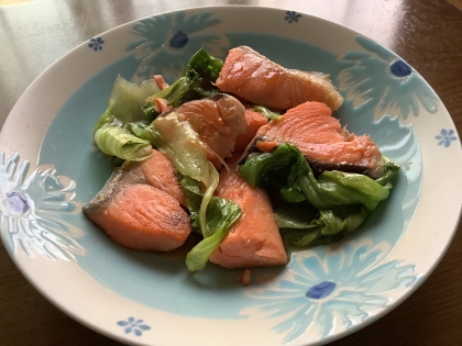 鮭と白菜のバタポン炒め