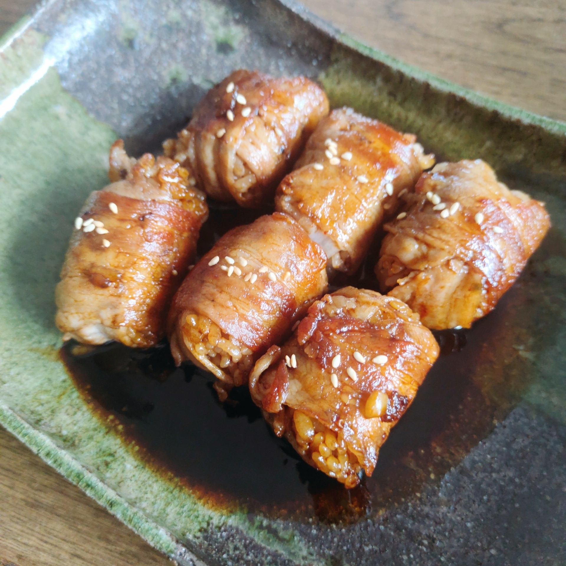 コロコロ◎一口肉巻きおにぎり◎黒糖醤油の甘辛ダレ