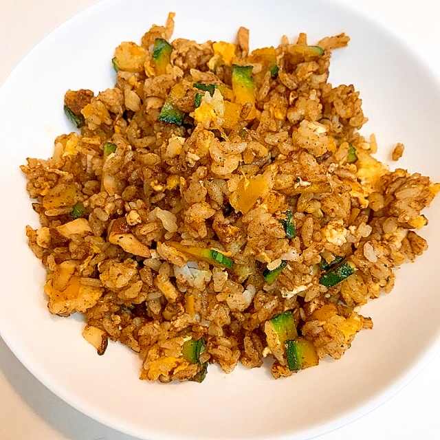 夏に美味しい☆ かぼちゃと椎茸のカレー炒飯