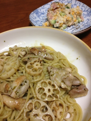 レンコンと鳥肉のバジルソースパスタ