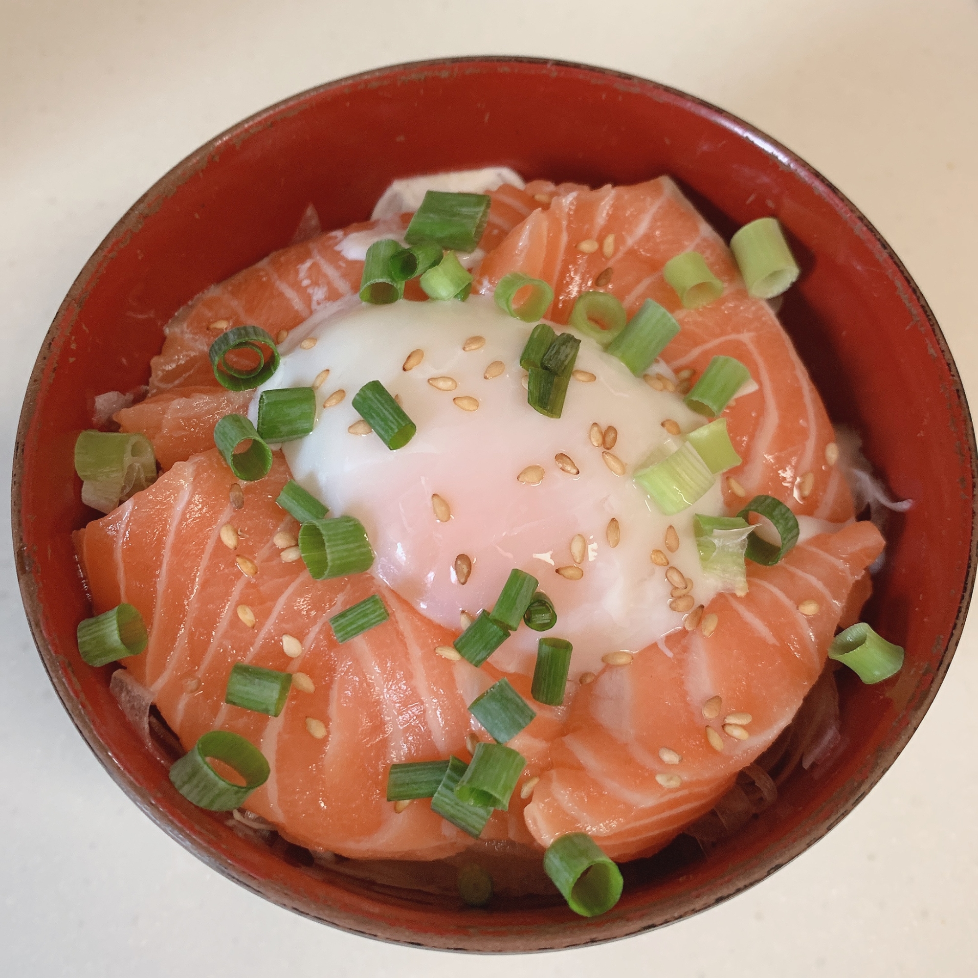 サーモン丼