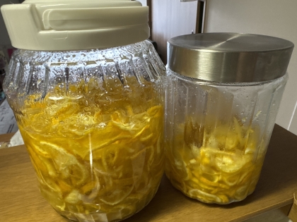 ゆず500gで2回、1kgで1回作りました！
炭酸水と割って美味しいと好評です！！

ゆずピールにも挑戦してみます！
美味しいレシピをありがとう！