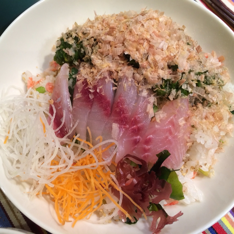 イサキとめかぶの海鮮丼