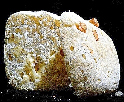 たっぷりチーズの食パン　半斤