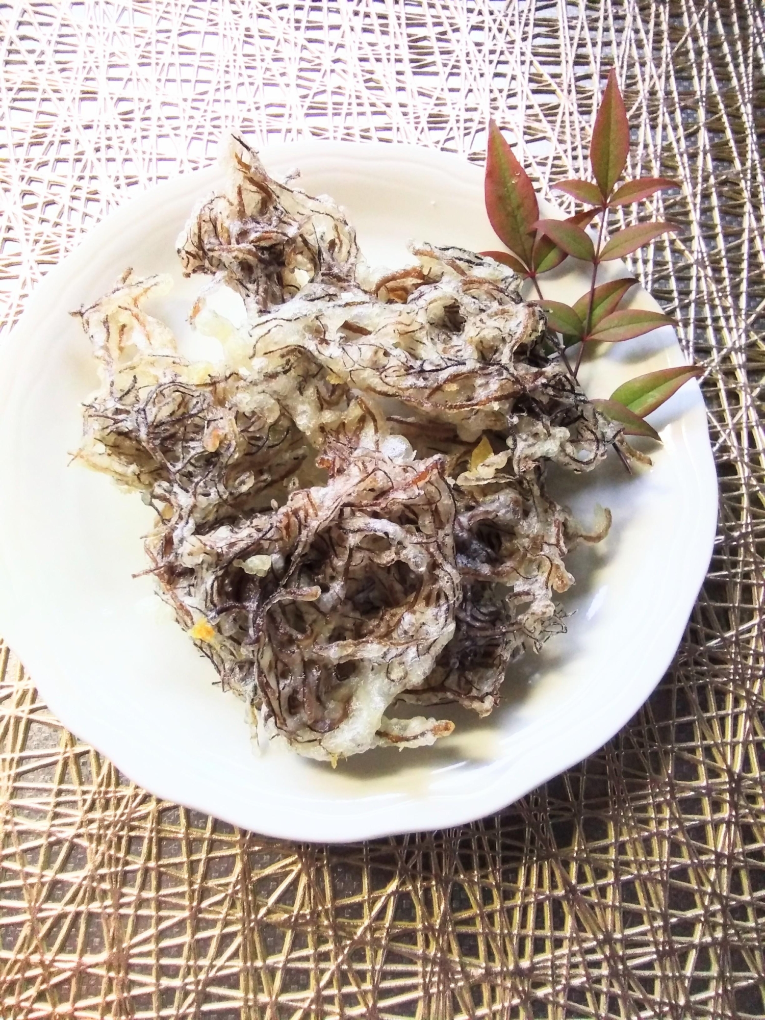 サクサクふわふわ　もずくの天ぷら