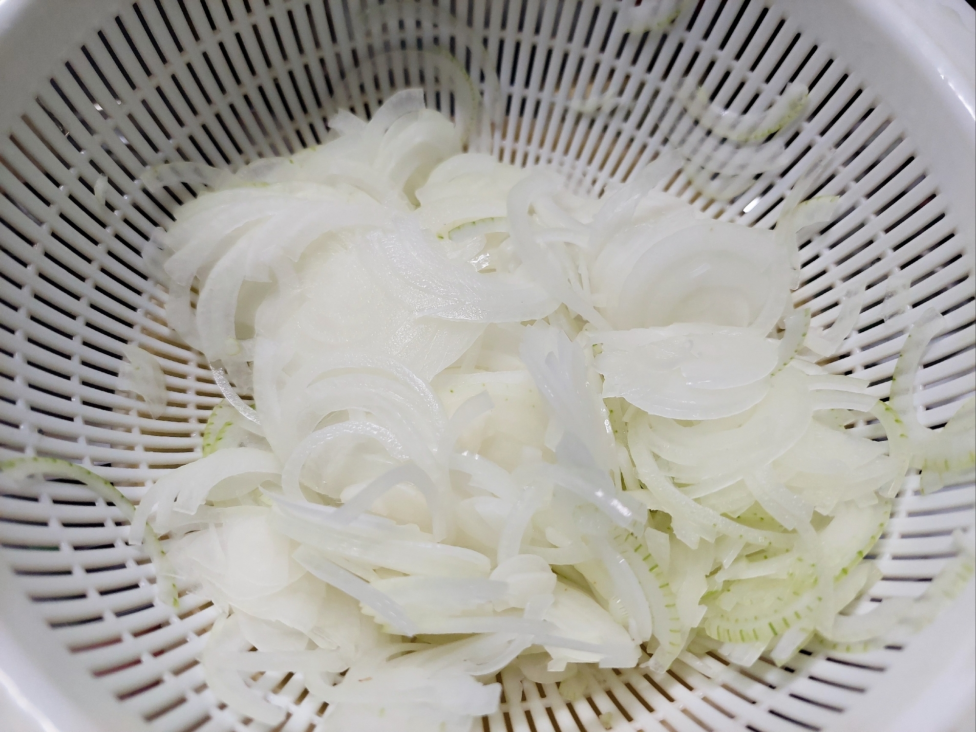 酢水で新玉ねぎの辛みを時短で抜く方法