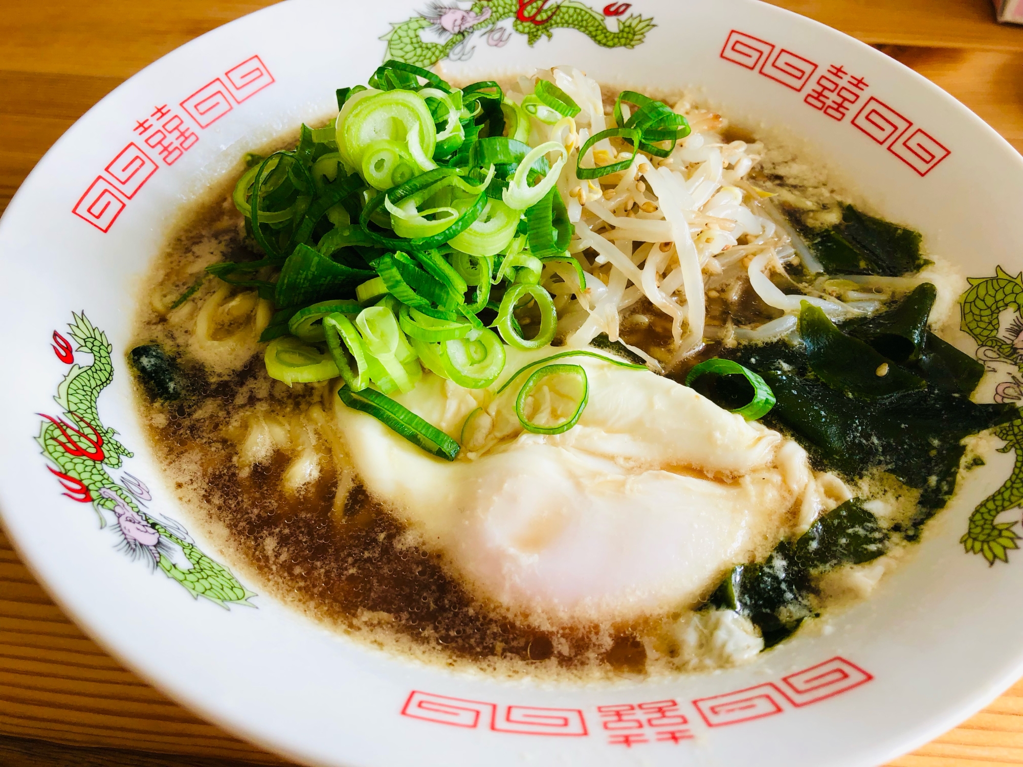 わかめもやし卵ラーメン