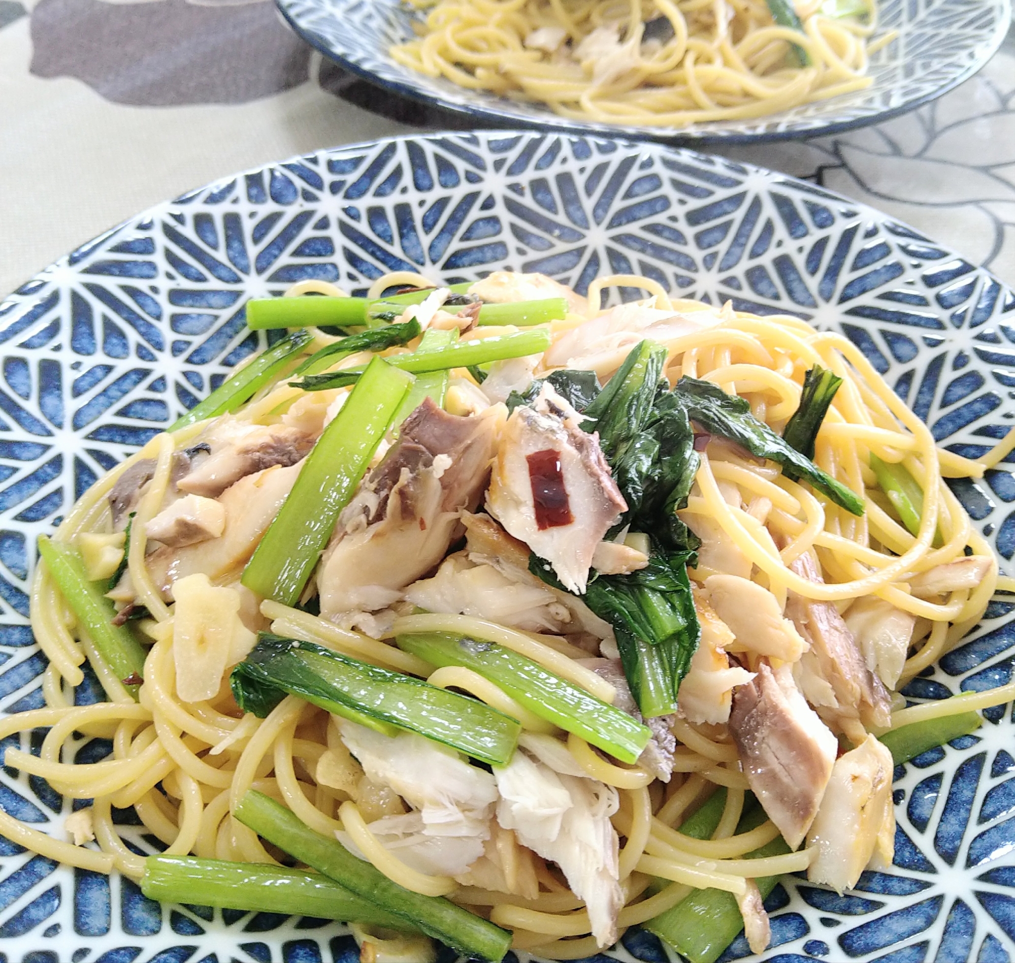 【塩鯖と小松菜のペペロンチーノ風】簡単和風パスタ